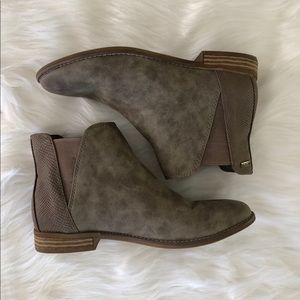 Roxy Chelsea Boots
